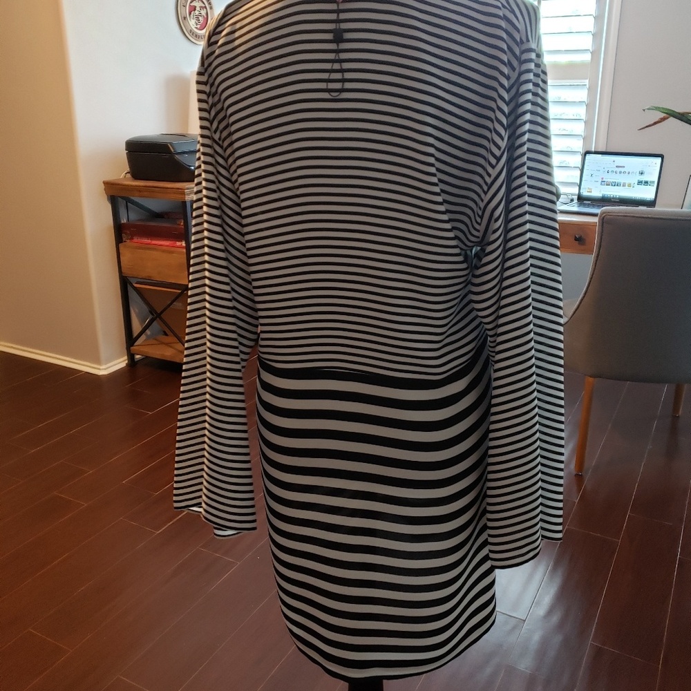 Dress - Picture 4 of 5